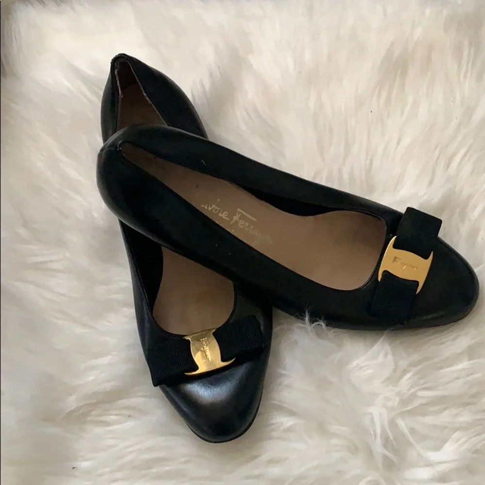 Vintage Salvatore ferragamo flats with small heel